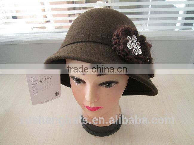 wholesale wool felt cloche hat with knitted flower with factory price