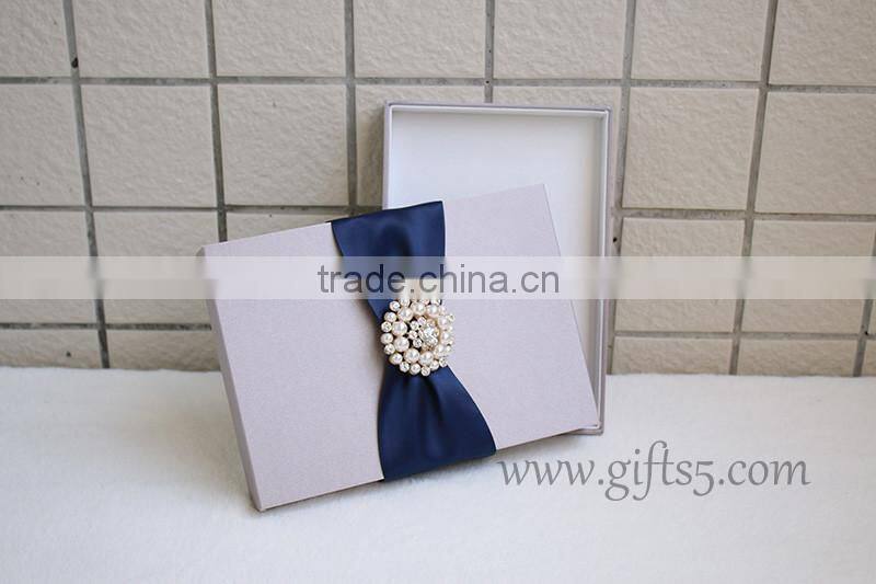 Exclusive wedding invitation boxes in handmade