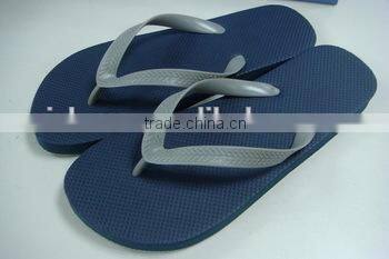 lastest basic men solid color rubber PE flipflops for promotion