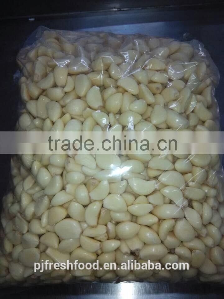 Fresh peeled garlic 5lbx6bg/carton