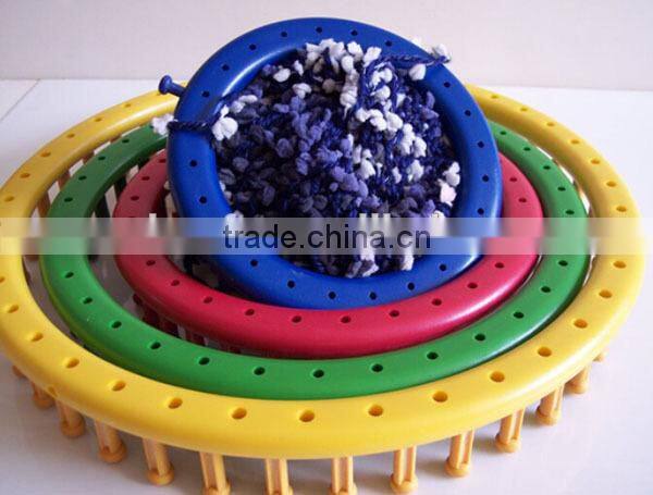 Plastic hand circular knitting machine/knitting loom