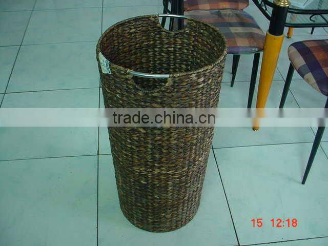Wholesale Firm willow sundries baskets with hanle for storage