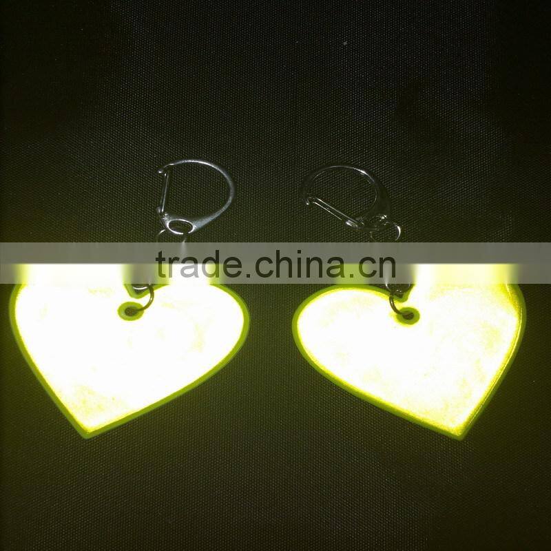 2017 new customized promotion safety reflective mobile phone key chain