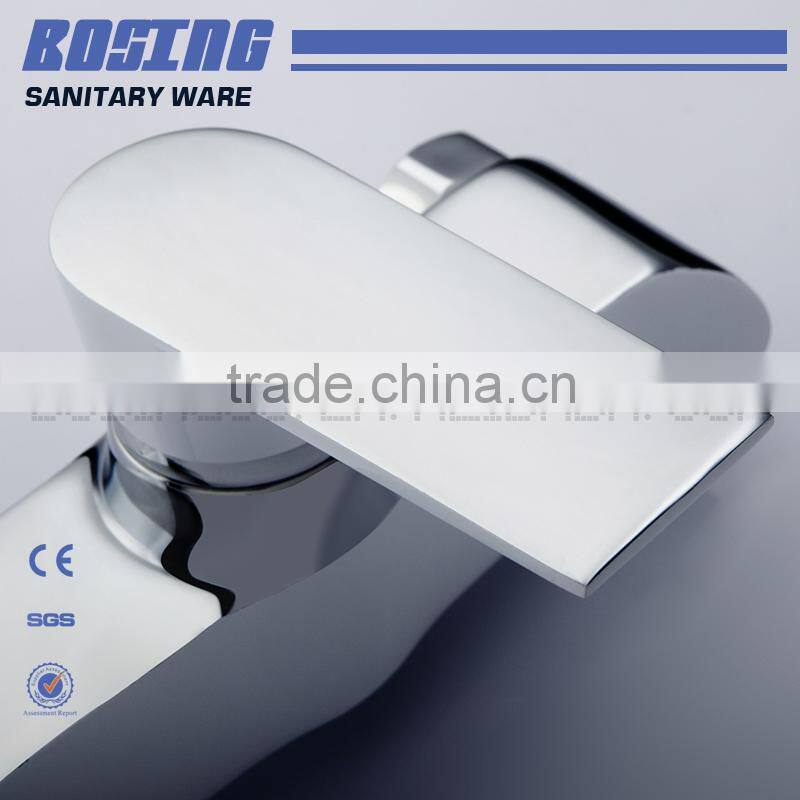 China Wholesale Bathroom Faucet In 360 Degree Swivel Spout