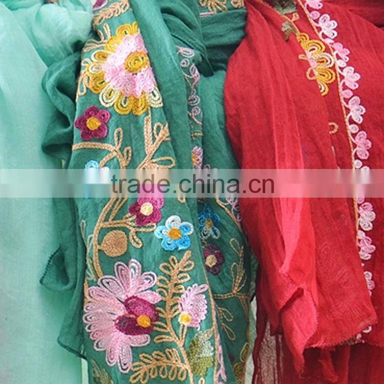 Hot Sell Fashion Beautiful Flower Embroidery Long Cotton Scarf Hejab