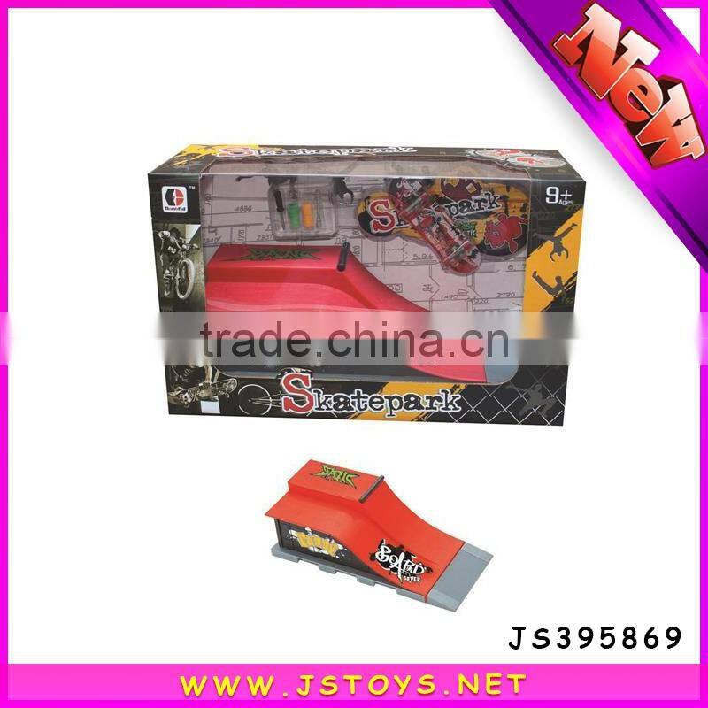 new arrival finger skateboard with skatepark for kids