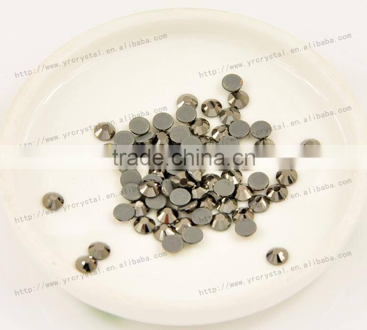 Round shape jet hematite color with silver foiling flat back rhinestone hot fix