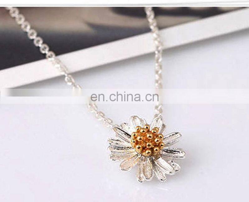 Tiny Charming Daisy Flower Earrings 925 silver Stud