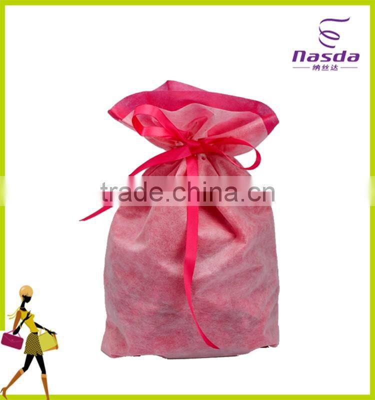 red nonwoven gift bag for wedding with Bunch of pocket