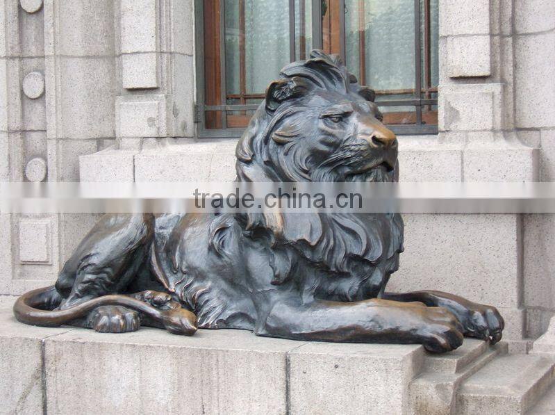 Bronze/brass Western style lion statue