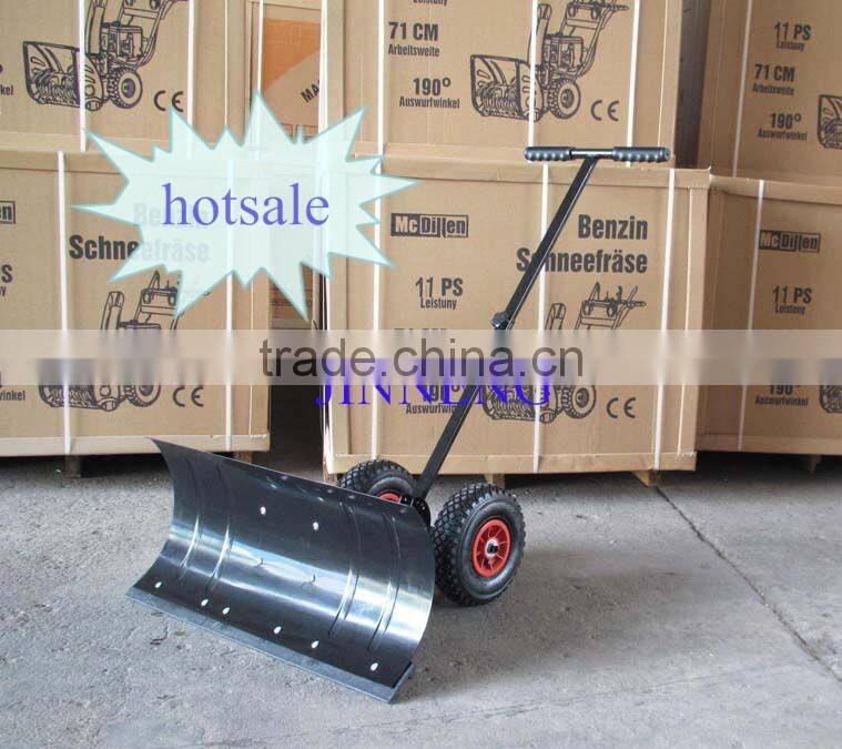 plastic snow shovel/snow spade