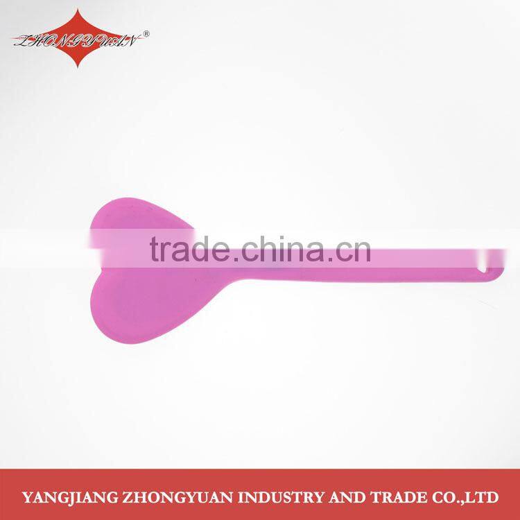 Lovely heart shape head silicone turner with good grip