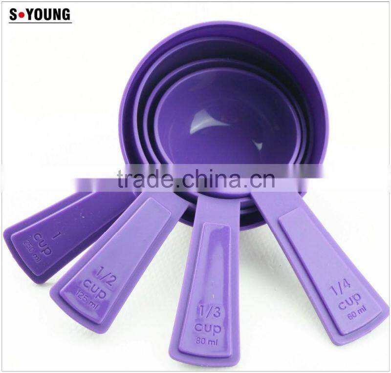 47010 4pcs plastic Measuring Cups and Spoons Set