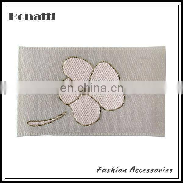 custom woven label