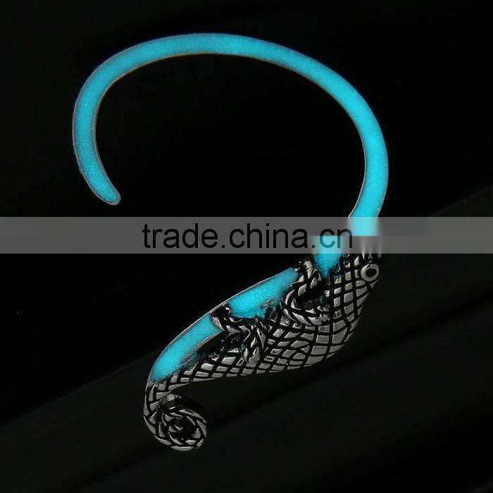 Wholesale animal jewelry antique silver plated lizard charm noctilucent earring