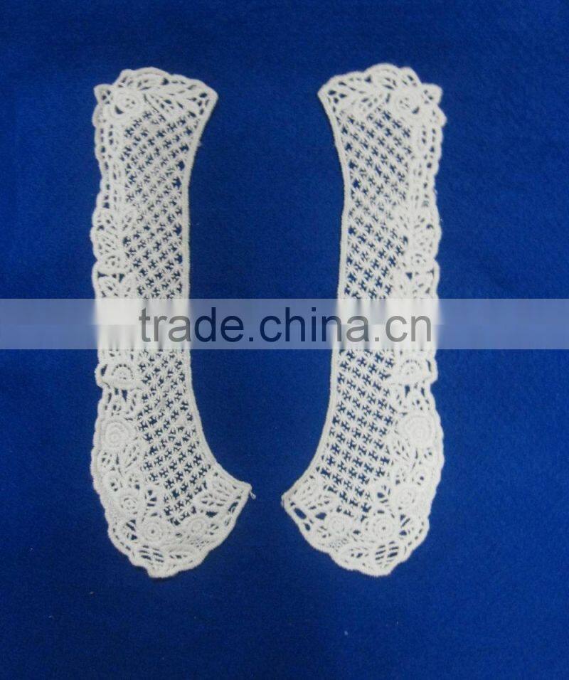 crocheted cotton neck lace with pairs