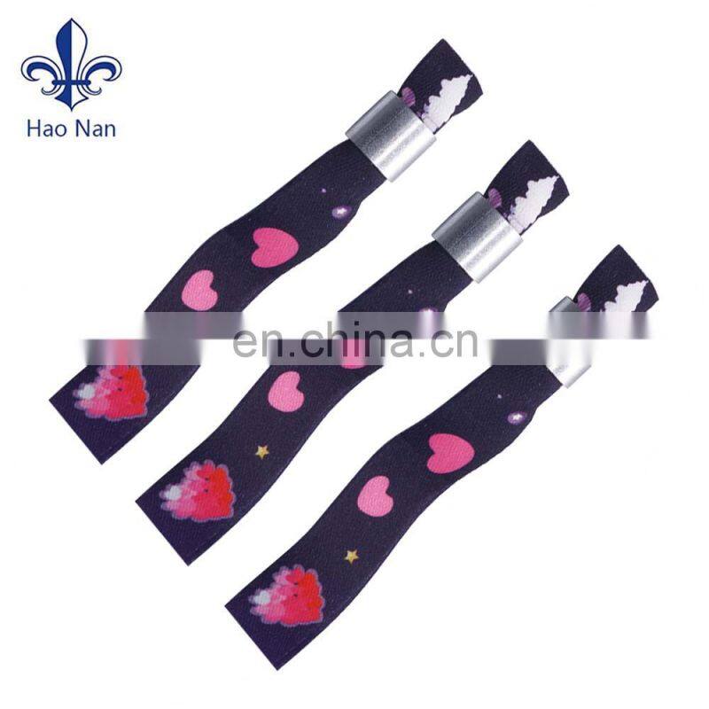 Promotional gift items fashion wristband for party