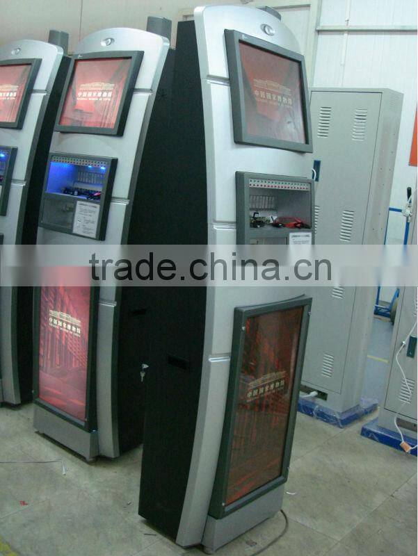 Telefono celular cargador de la estacion