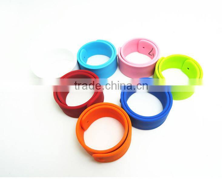 2015 Wholesale cheap silicone slap bracelet for kids gift