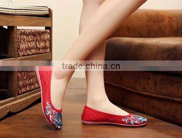 Women Casual Slip on Old Beijing Lace Shoes Chinese Opera Mask Embroidered Ladies Cotton Flats Good Quality No logos