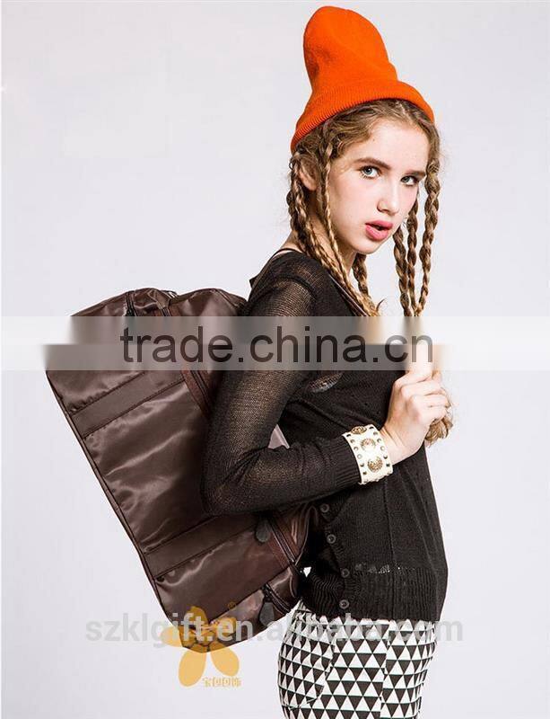 Plastic lightweight travel bag made in China