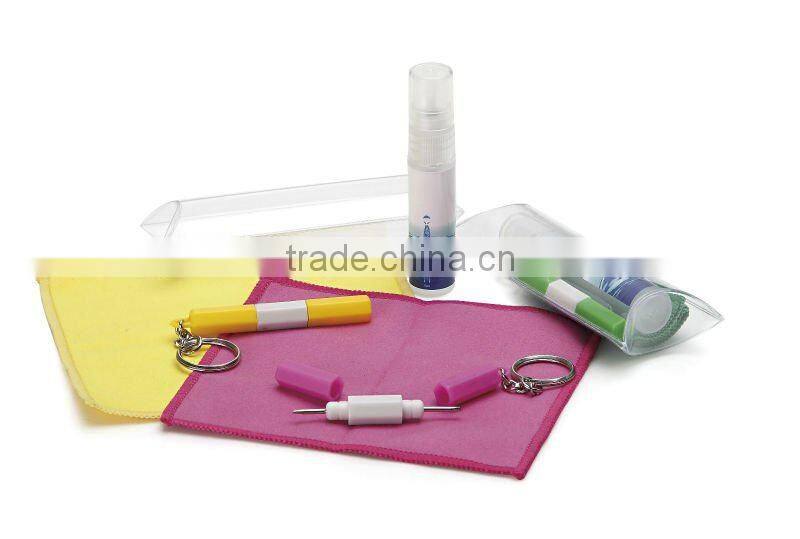 Spray lens cleaner with display