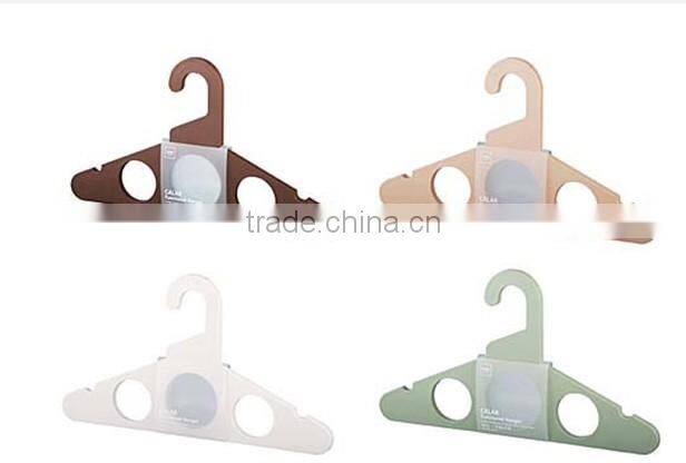 multifunctional fashionable clothes hanger rack with hanging hole