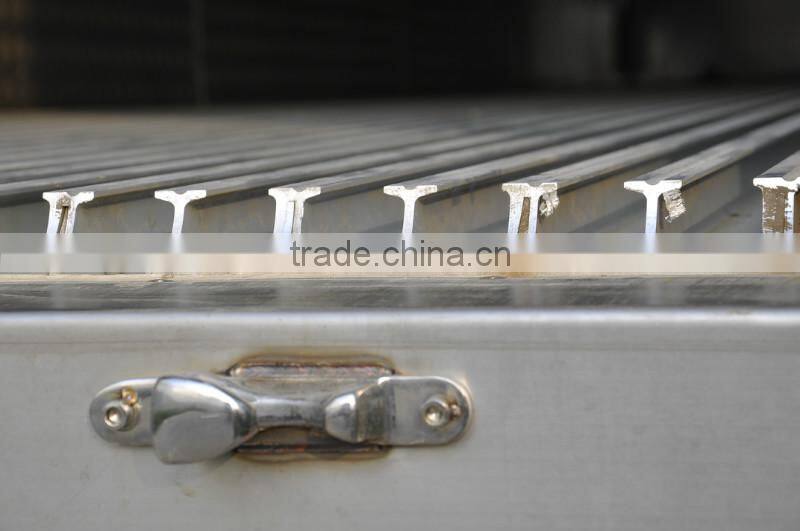 QINGZHUAN 30T HOWO refrigerator trailer Cold truck for sale China factory