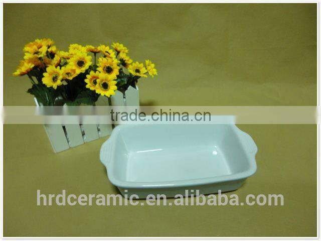 KITCHEN WARE CERAMIC BAKEWARE with handle