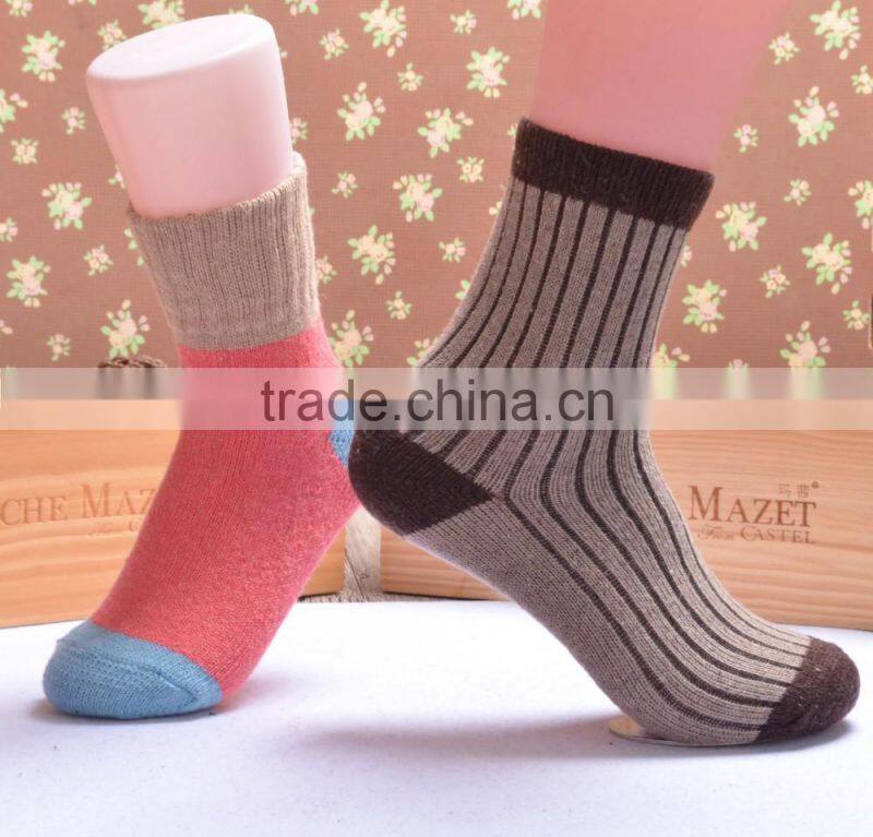 Fashion winter beautiful merino wool socks,new style women retro colorful socks wholesale