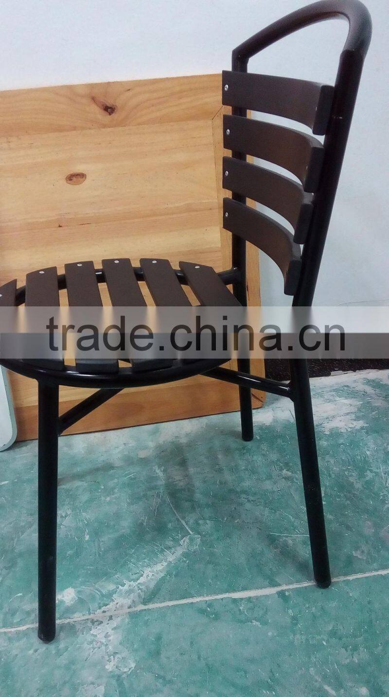 Cheap and comfortable plastic wood chair with aluminum frame