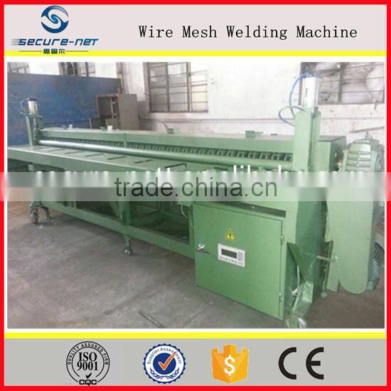 Hexagonal woven wire mesh machine