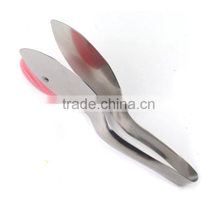 Multi stainless steel pizza tong with a nylon pizza cutter