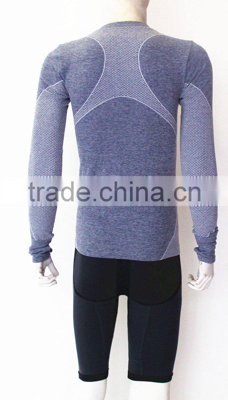Seamless comfortable cycling jersey for men