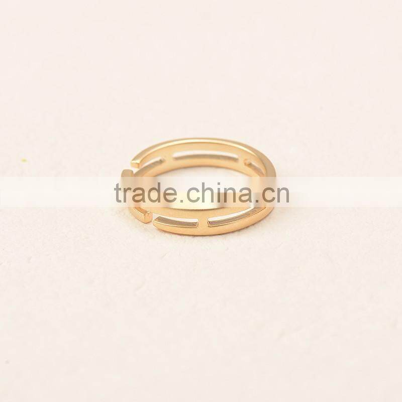 gold finger ring hot selling ladies finger double v design finger ring