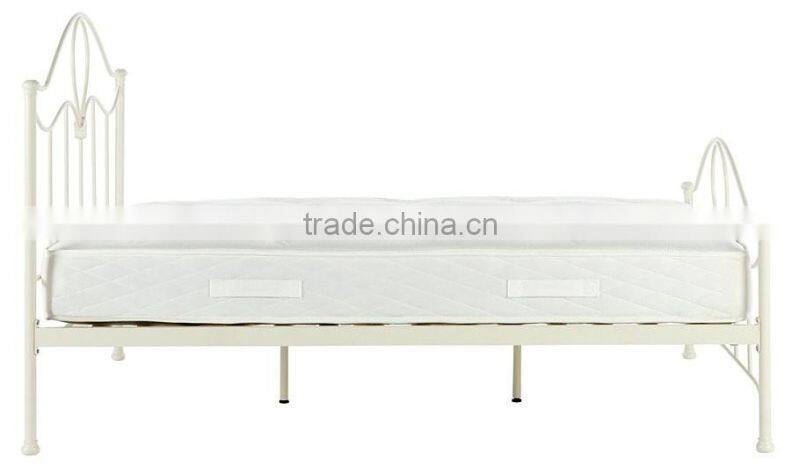 Classic style metal bedstead