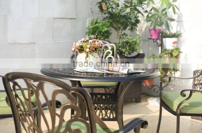 2016 Hot Selling All Weather Elegant Modern Patio Cast Aluminum Outdoor Table with Cushion