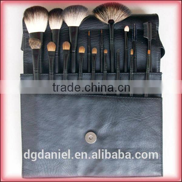 Goat hair ,nylon 5 pcs cosmetic brushes set / wood handle brushes makeup wholesale in dongguan