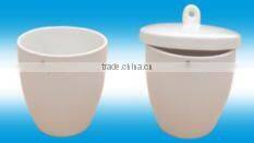 Medium form porcelain crucible for lab