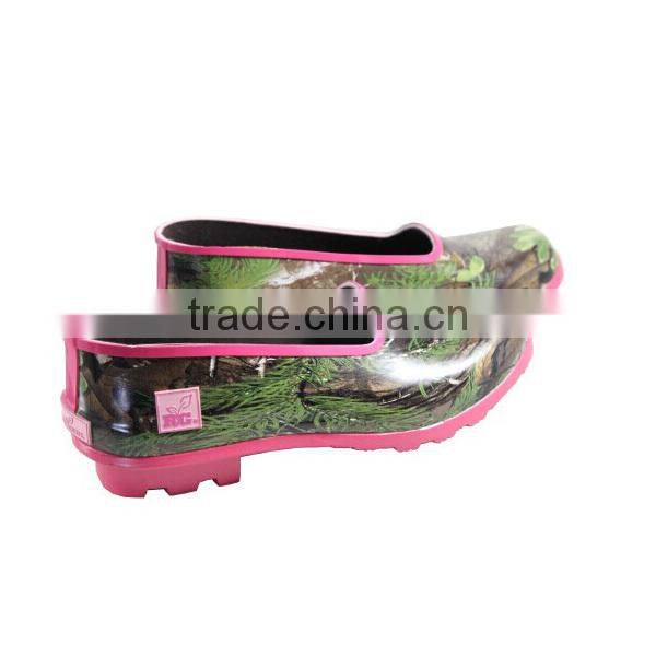 Ladies Lightweight Pink Camo Rubber Garden Shoes