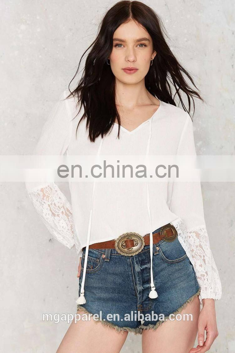 2017 New blouse designs white v-neck lady blouse with lace details