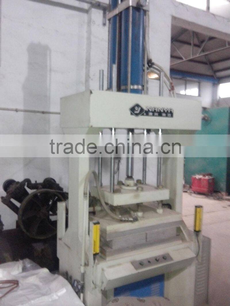 automatic molded pulp recycled waste paper horse mask paper tray