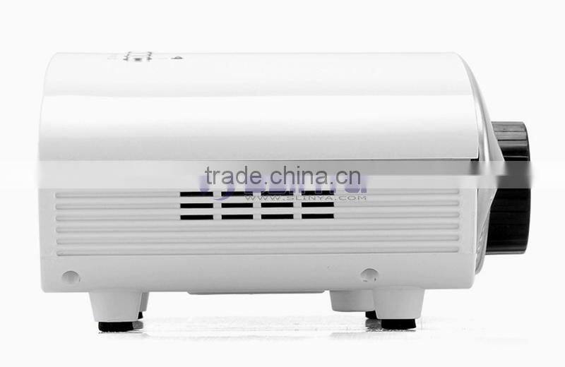 1.67 million Displayable Colors HD 1080P Projection 0.5 to 3.5 Meter 8S Mini Projector