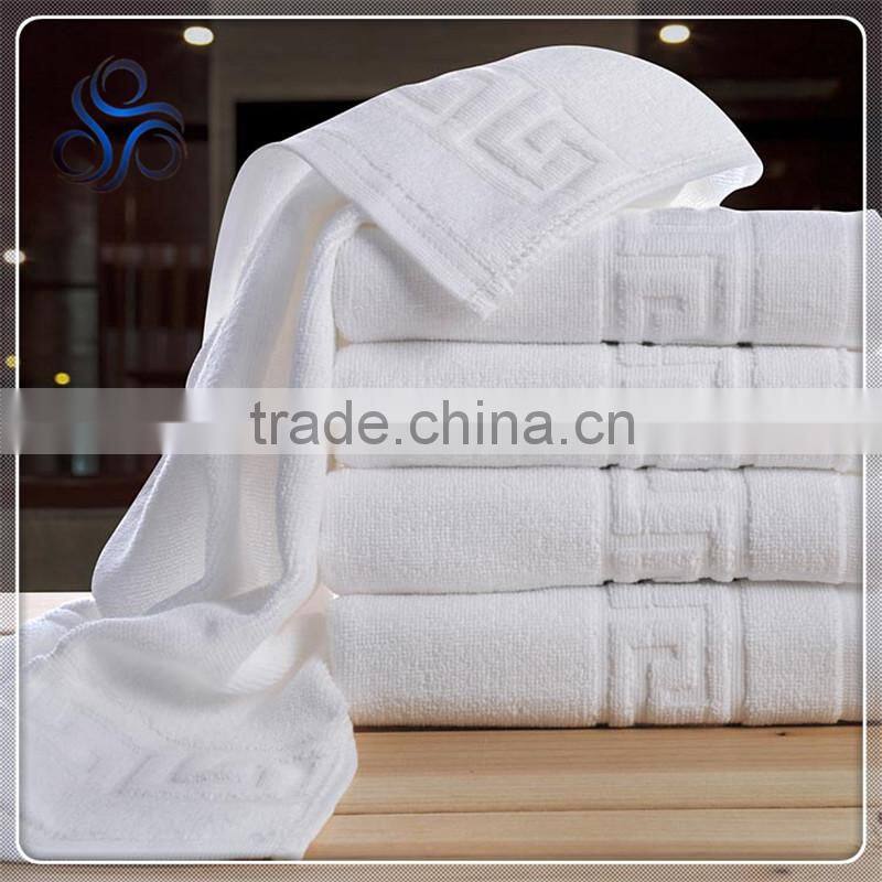 Luxurious Hotel living White terry Towels