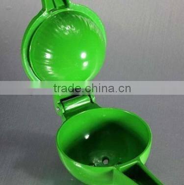 New International Kitchen & Bar Manual Press Tool Lemon Orange Squeezer Juicer