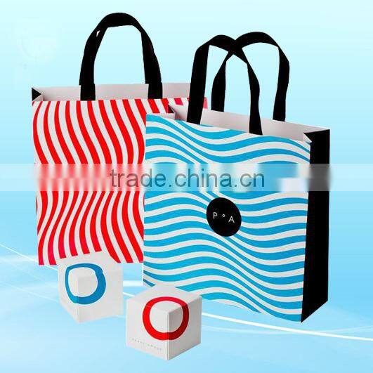 Antique heart shape printed paper bag