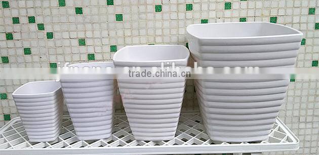 Home decor bright colored plastic balcony flower pots