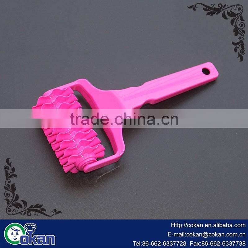 CK-KT686 Plastic Pizza Tools pie maker Lattice Pastry Cutter With Plastic Handle/Pastry Lattice Roller cutter of cake tools.