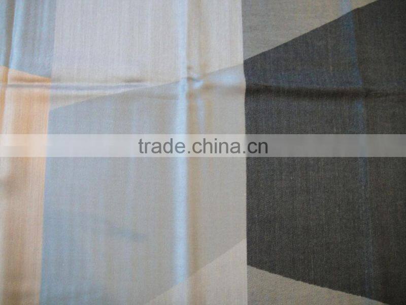 2017 the latest stylish lady soft jacquard 100%viscose plaid scarf
