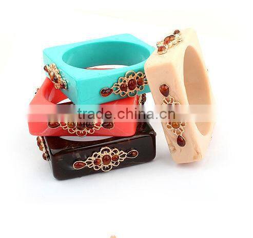 Exaggerated fashion square bangle bracelet.alloy